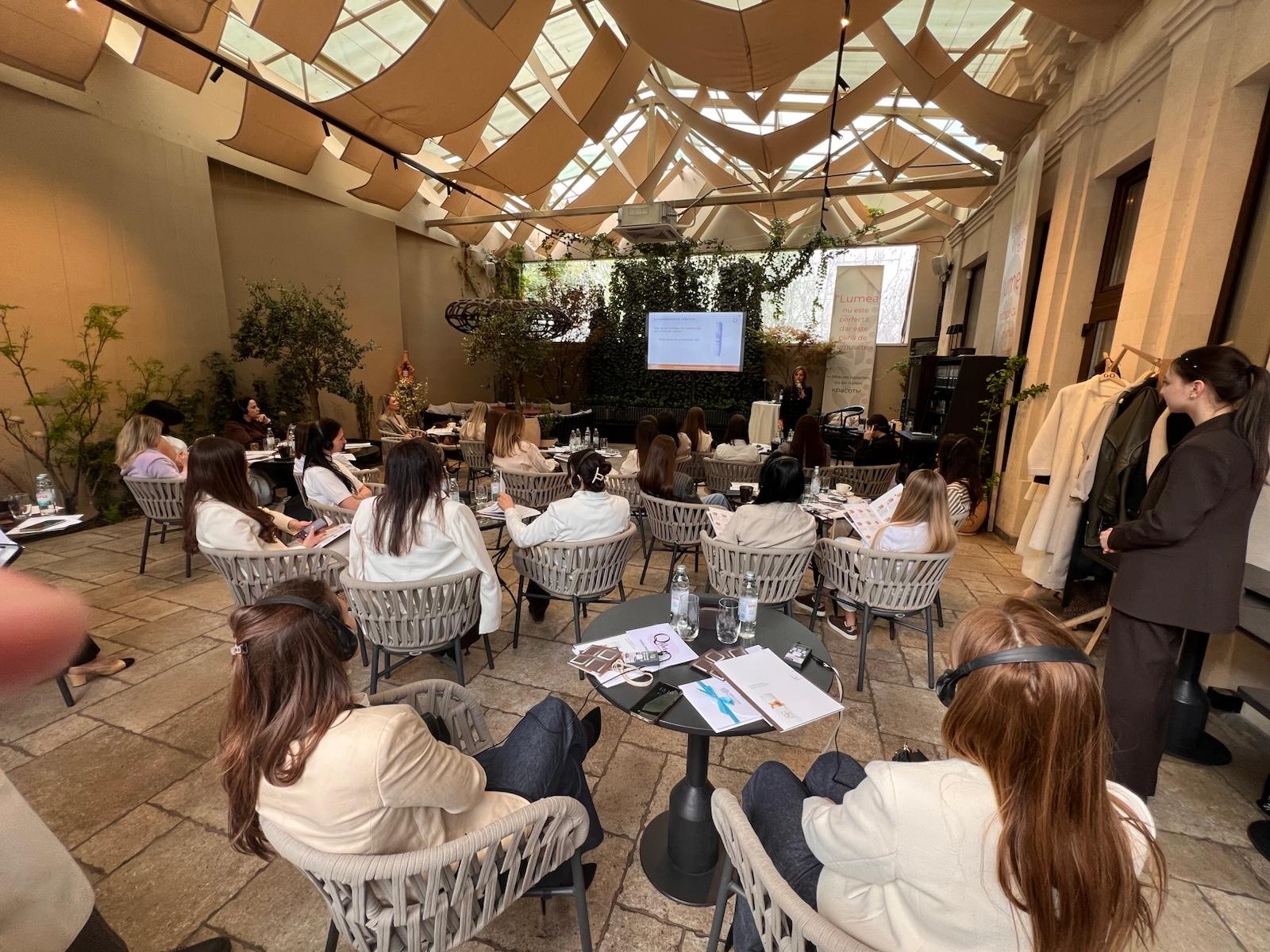 Photo from a VicandisLux event — conference and simultaneous-interpretation equipment (9/10)